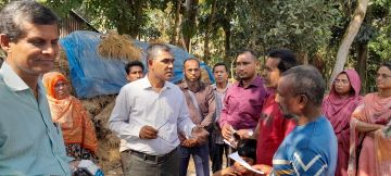 Discussion with Farmers regarding FMD outbreak in Dhunot, Bogura